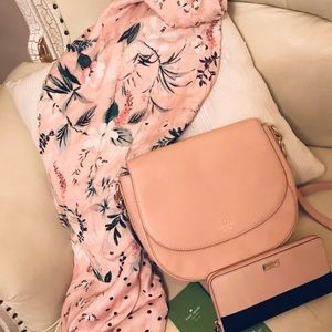 NWT 🌸Kate Spade oblong scarf